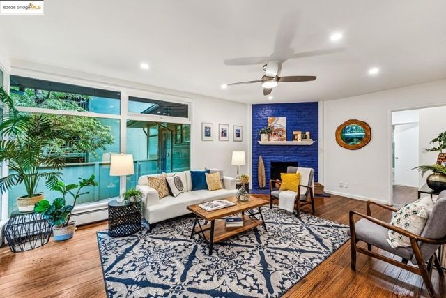 2704 Le Conte AVE 4, Berkeley, CA 94709