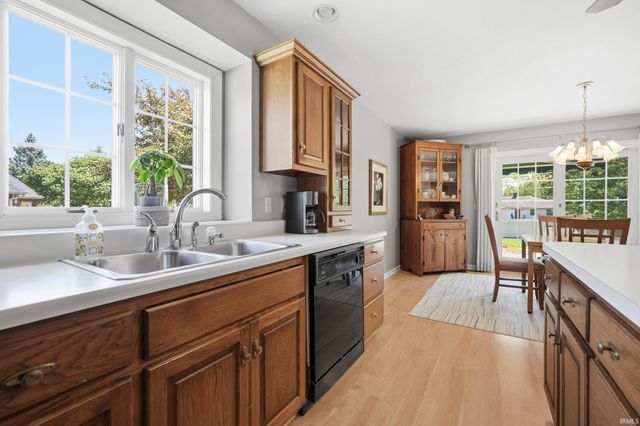 111 Matthew Cove, Auburn, IN 46706
