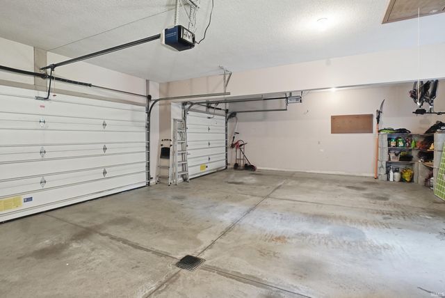 111 Matthew Cove, Auburn, IN 46706