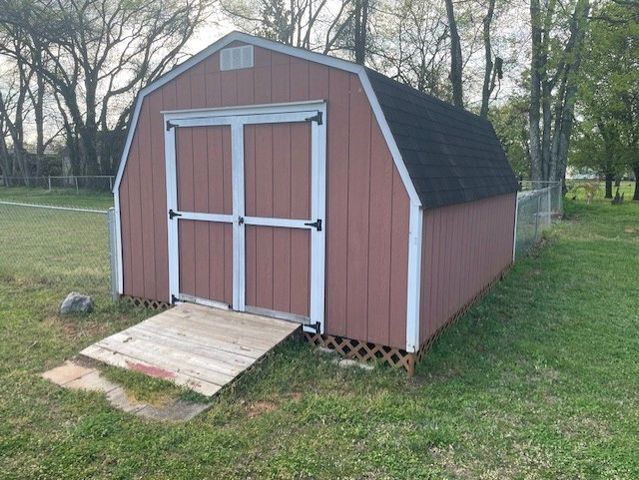 107 Sandy Rd, Unionville, TN 37180