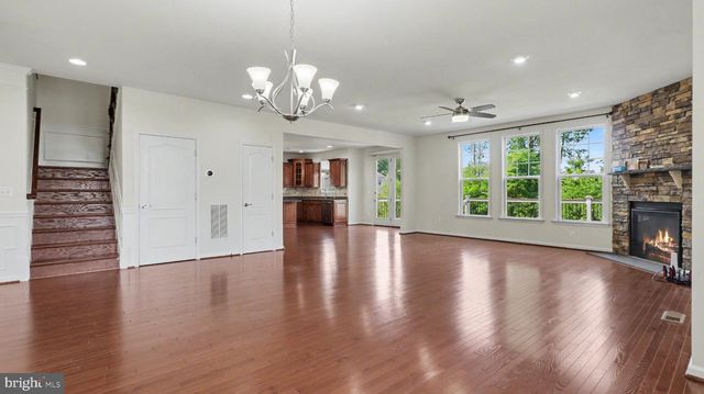 40978 SPUR RUN LN, Aldie, VA 20105
