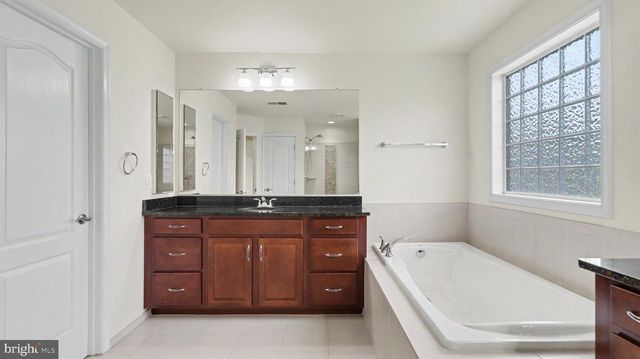 40978 SPUR RUN LN, Aldie, VA 20105