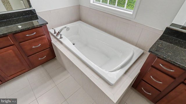 40978 SPUR RUN LN, Aldie, VA 20105