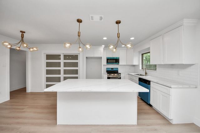 2811 Canary Lane, Humble, TX 77396