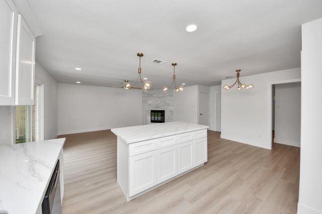 2811 Canary Lane, Humble, TX 77396