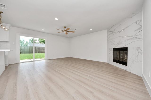 2811 Canary Lane, Humble, TX 77396