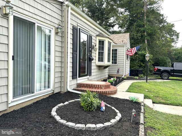 1307 HIGHLAND AVE, Cinnaminson, NJ 08077