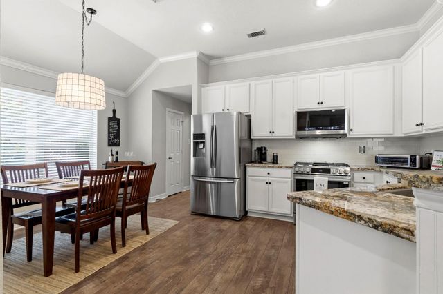 22 Heron Hollow Court, The Woodlands, TX 77382