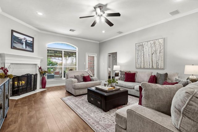 22 Heron Hollow Court, The Woodlands, TX 77382