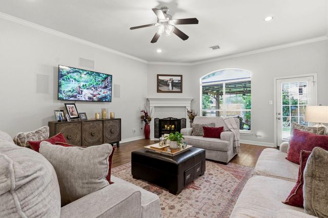 22 Heron Hollow Court, The Woodlands, TX 77382