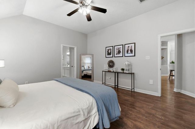 22 Heron Hollow Court, The Woodlands, TX 77382