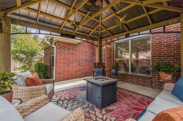 22 Heron Hollow Court, The Woodlands, TX 77382