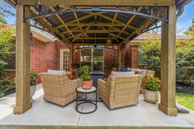 22 Heron Hollow Court, The Woodlands, TX 77382