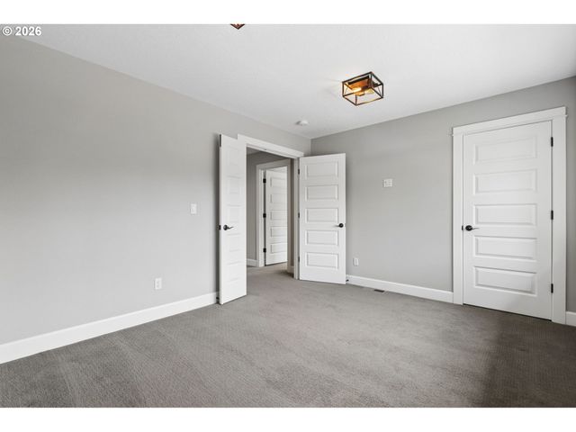 19302 RIVERWOOD Ln, Lake Oswego, OR 97035