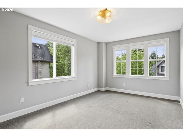 19302 RIVERWOOD Ln, Lake Oswego, OR 97035