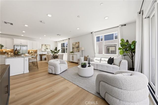 303 Carmona, Lake Forest, CA 92630