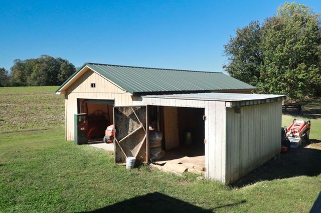 12354 Owens Chapel Rd, Springfield, TN 37172