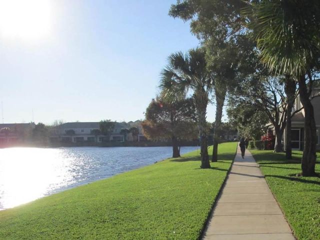 4616 Palmbrooke Circle, West Palm Beach, FL 33417