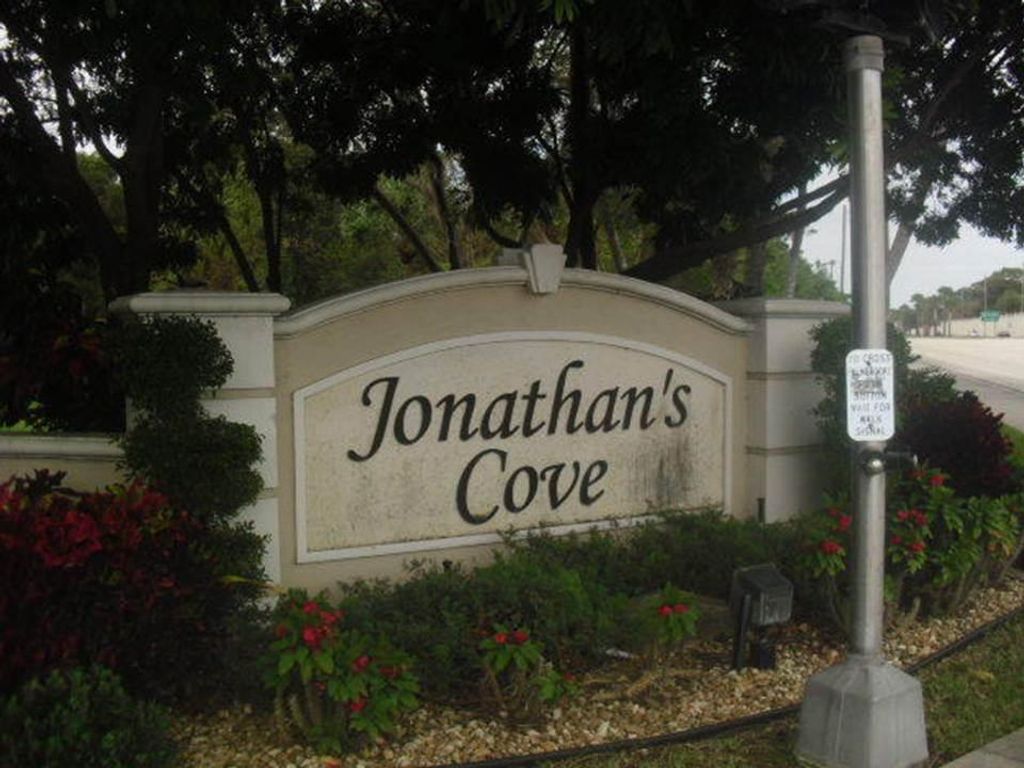 4616 Palmbrooke Circle, West Palm Beach, FL 33417