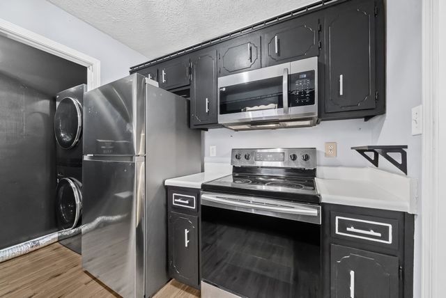 601 Millie Dr, Oak Grove, KY 42262