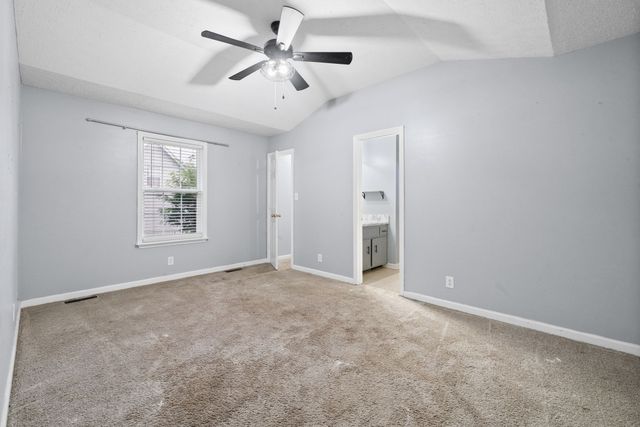 601 Millie Dr, Oak Grove, KY 42262