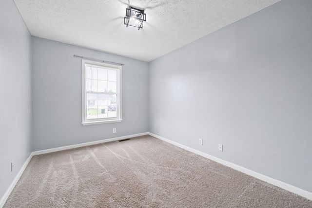 601 Millie Dr, Oak Grove, KY 42262
