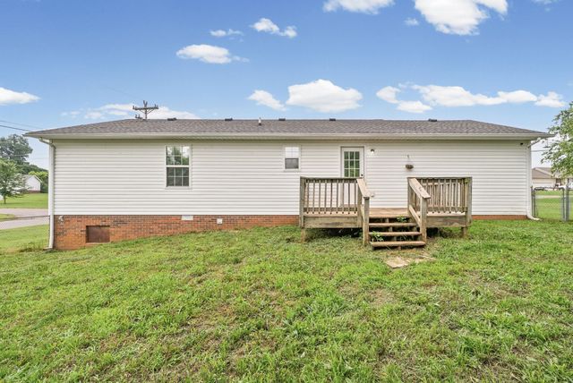 601 Millie Dr, Oak Grove, KY 42262