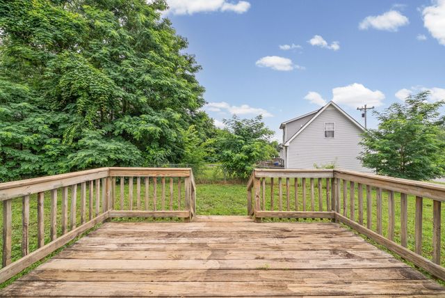 601 Millie Dr, Oak Grove, KY 42262