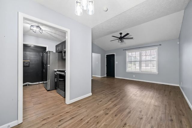 601 Millie Dr, Oak Grove, KY 42262