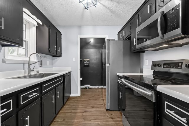 601 Millie Dr, Oak Grove, KY 42262