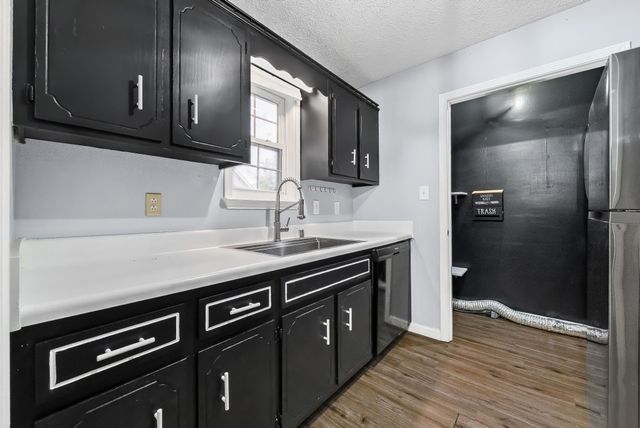 601 Millie Dr, Oak Grove, KY 42262