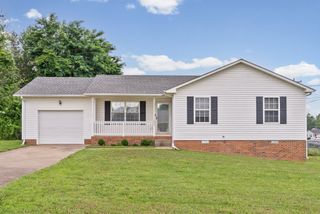 601 Millie Dr, Oak Grove, KY 42262