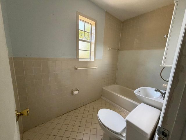 5233 NE 20th Terrace, Pompano Beach, FL 33064