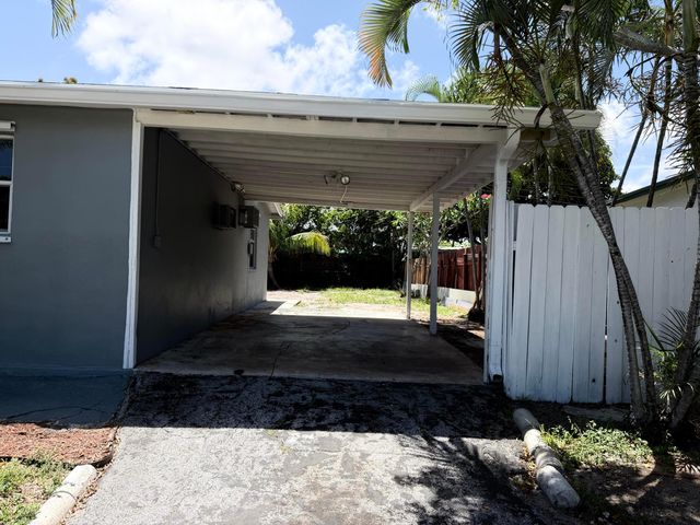 5233 NE 20th Terrace, Pompano Beach, FL 33064