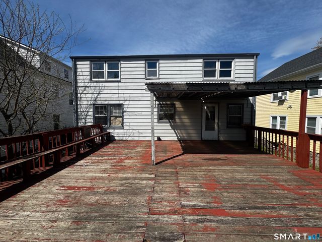 24 Homestead Avenue, Stamford, CT 06902