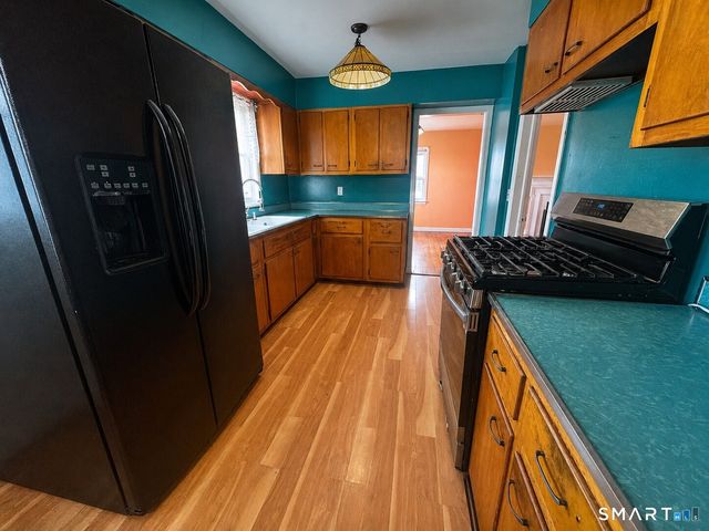 24 Homestead Avenue, Stamford, CT 06902
