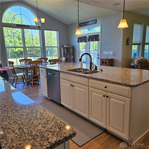 604 Foxtail Court, Troy, OH 45373