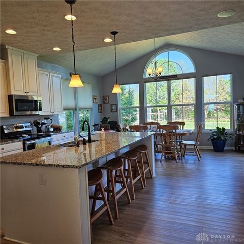 604 Foxtail Court, Troy, OH 45373