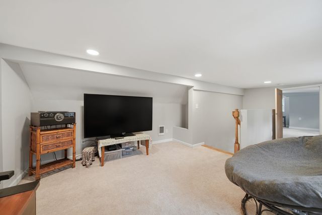 1000 Greenland Road, Portsmouth, NH 03801