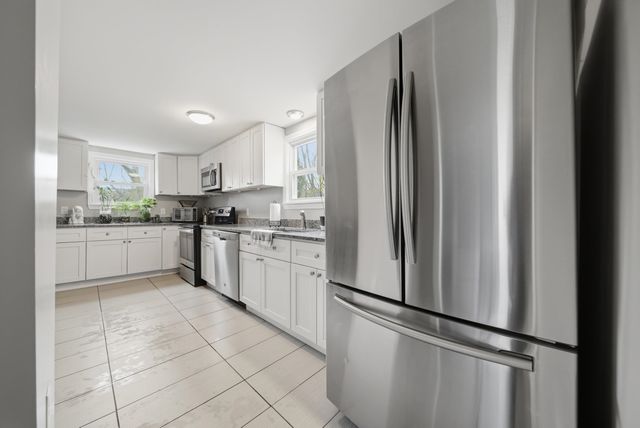 1000 Greenland Road, Portsmouth, NH 03801