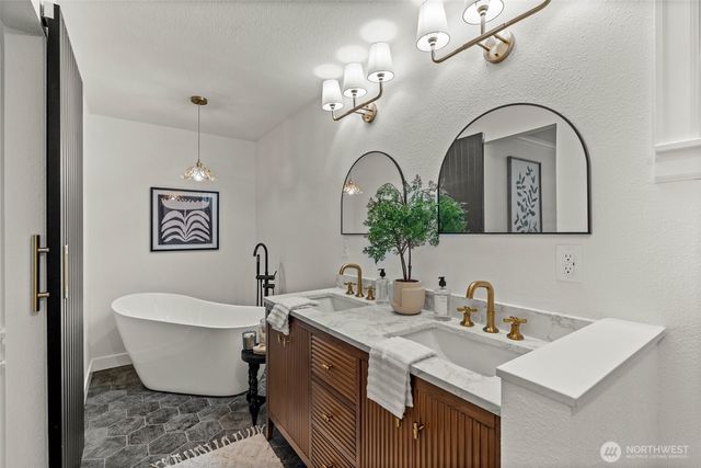 3016 SE Misty Court, Port Orchard, WA 98367