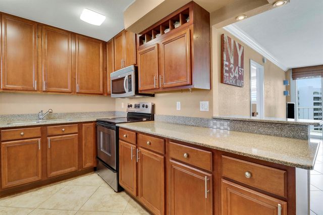 336 Golfview Road 1016, North Palm Beach, FL 33408