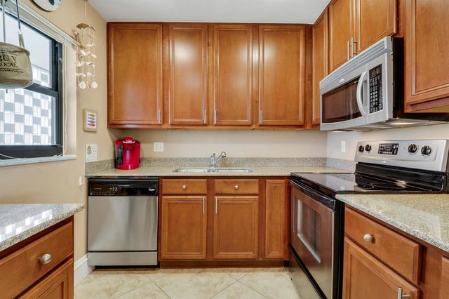336 Golfview Road 1016, North Palm Beach, FL 33408