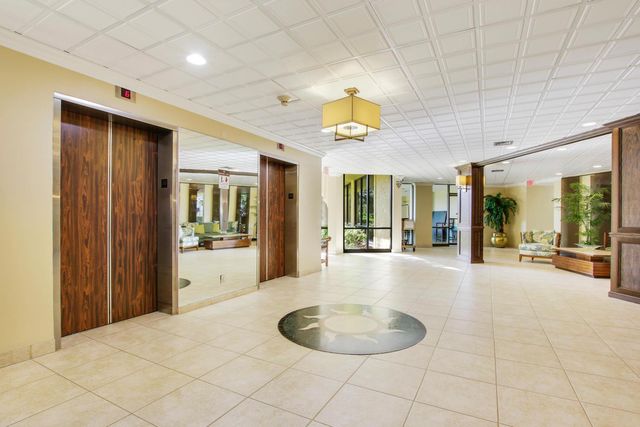 336 Golfview Road 1016, North Palm Beach, FL 33408