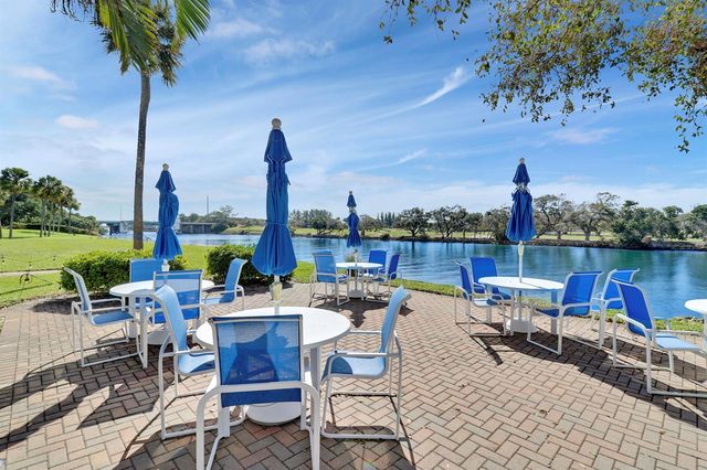 336 Golfview Road 1016, North Palm Beach, FL 33408