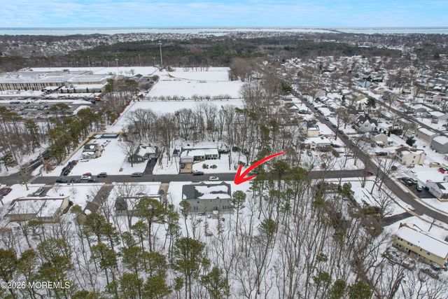 674 Dunedin Street, Toms River, NJ 08753