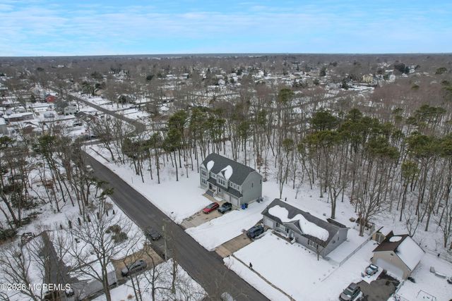 674 Dunedin Street, Toms River, NJ 08753