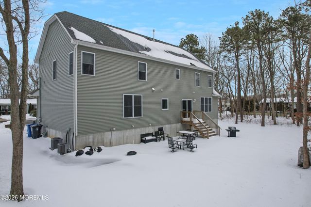 674 Dunedin Street, Toms River, NJ 08753