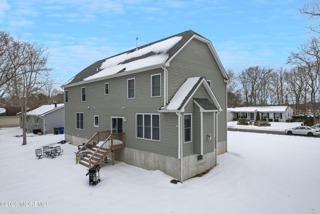 674 Dunedin Street, Toms River, NJ 08753