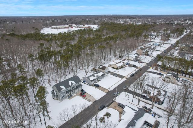 674 Dunedin Street, Toms River, NJ 08753